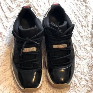 Air Jordan retro 11 lows